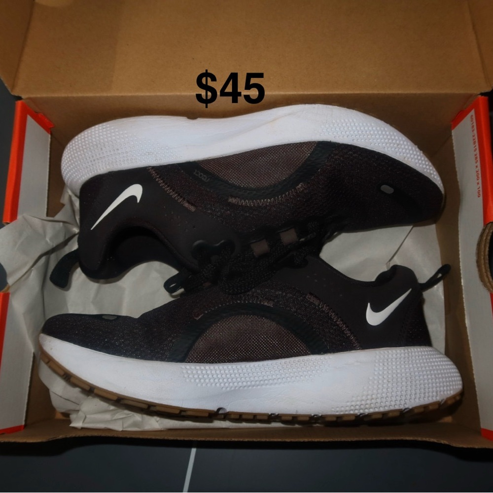 Nike Black and White Running Shoes